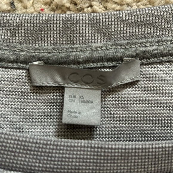 COS Layer Effect Top - Picture 3 of 13